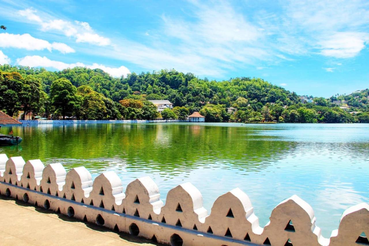 Golden Villa Kandy - "Free Pickup From Kandy " المظهر الخارجي الصورة