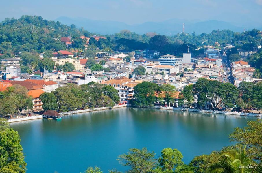 Golden Villa Kandy - "Free Pickup From Kandy " المظهر الخارجي الصورة