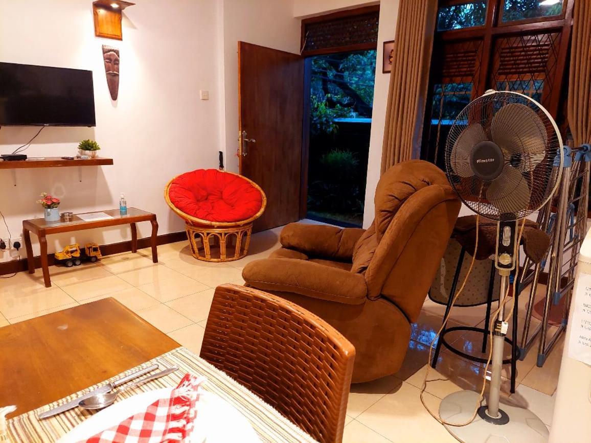 Golden Villa Kandy - "Free Pickup From Kandy " المظهر الخارجي الصورة
